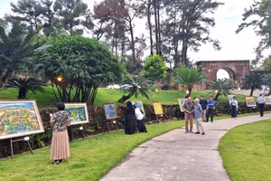 Khai mạc triển lãm mỹ thuật “Giấc mơ của những giấc mơ” tại Nhà vườn Bội Trân, TP Huế.