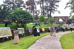 Khai mạc triển lãm mỹ thuật “Giấc mơ của những giấc mơ” tại Nhà vườn Bội Trân, TP Huế.