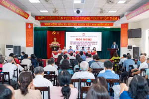 Buổi tiếp xúc cử tri tại phường Thuận Hóa, TP Huế, thuộc đơn vị bầu cử số 6 có ứng cử viên Nguyễn Khắc Toàn, Chủ tịch UBND TP Huế.