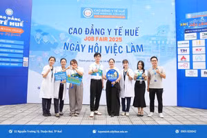 Trường Cao đẳng Y tế Huế tổ chức Ngày hội việc làm với nhiều cơ hội tuyển dụng, định hướng nghề nghiệp.