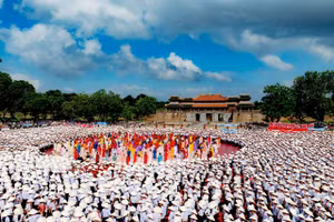 Lễ chung kết Đường lên đỉnh Olympia năm thứ 24 – 2025 tại đầu cầu TP Huế. 