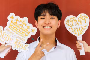 Em Đậu Nguyễn Thái Bình, học sinh lớp 12 chuyên Toán 1, Trường THPT chuyên Quốc Học - Huế là thủ khoa TP Huế tại Kỳ thi tốt nghiệp THPT 2025. (Ảnh: NVCC)