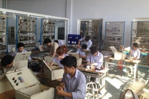 Đào tạo nghề cho học sinh, sinh viên tại Trường Cao đẳng Công nghiệp Huế.