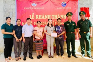 Khánh thành 1 ngôi nhà Đại đoàn kết cho hộ dân khó khăn ở vùng A Lưới, TP Huế.