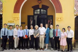 Đoàn công tác của Bộ Hợp tác Kinh tế và Phát triển Liên bang Đức làm việc tại Trường Cao đẳng Công nghiệp Huế.