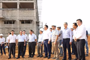 Lãnh đạo TP Huế cùng các Sở, Ban ngành trực tiếp kiểm tra tiến độ dự án Trường nội trú liên cấp vùng biên giới.