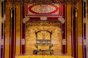 Ngai vua triều Nguyễn - Bảo vật quốc gia đặt tại Điện Thái Hòa, Đại Nội Huế bị người đàn ông xông vào phá hoại ngày 24/5/2025. (Ảnh: Đình Hoàng, chụp năm 2024).