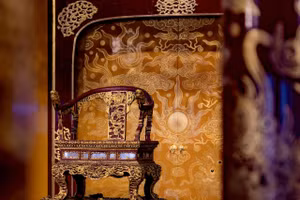 Ngai vua triều Nguyễn - Bảo vật quốc gia vừa bị kẻ xấu phá hoại. (Ảnh: Đình Hoàng, chụp vào thời điểm năm 2024)