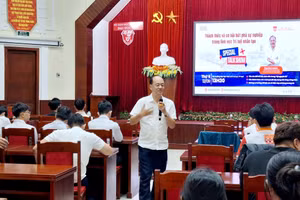 Talkshow về Trí tuệ nhân tạo và Điện tử - Vi mạch tại Khoa Kỹ thuật và Công nghệ - Đại học Huế thu hút nhiều sinh viên tham gia.