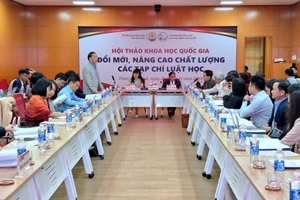 Hội thảo khoa học quốc gia với chủ đề “Đổi mới, nâng cao chất lượng các tạp chí Luật học” tổ chức tại Trường Đại học Luật, Đại học Huế. (Ảnh: Đại Dương)