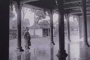 Đại Cung Môn - công trình đã bị phá hủy hoàn toàn. Đây là cổng chính dẫn vào Tử Cấm Thành, Đại Nội Huế. (Ảnh: tư liệu)