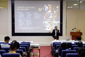 Talkshow “Làm chủ AI - Nâng tầm kỹ năng số cho sinh viên thời đại số" tại Viện Chuyển đổi số và Học liệu, Đại học Huế. (Ảnh: Đại Dương)