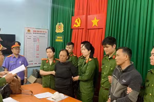 Nguyễn Thị Chín và ông Nguyễn Đình Minh bị bắt về hành vi tội “Làm giả tài liệu của cơ quan, tổ chức”. (Ảnh: CACC)