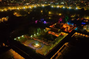 Vườn Thiệu Phương - Đại Nội Huế về đêm, 1 trong 3 địa điểm tham quan miễn phí cho du khách dịp lễ 30/4-1/5 năm nay.