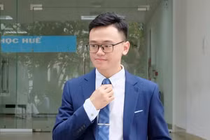 Em Nguyễn Duy Phước, sinh viên năm 4, Khoa Toán học, Trường Đại học Sư phạm, Đại học Huế xuất sắc nhận được học bổng thạc sĩ quốc tế. (Ảnh: NVCC)