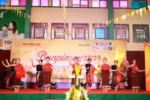 Chương trình chào mừng Tết cổ truyền Bunpimay 2025 nước CHDCND Lào cho các em lưu học sinh Lào đang học tập và sinh hoạt tại TP Huế. 