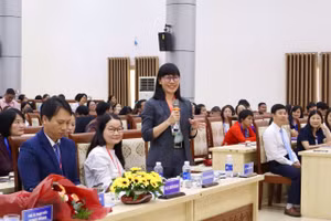 Các đại biểu trao đổi tại Hội thảo.