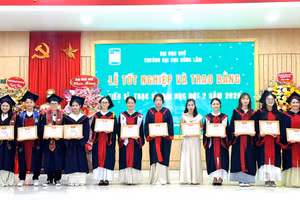 Trường ĐH Nông Lâm Huế trao bằng tốt nghiệp cho 228 tân khoa