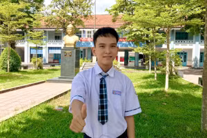 Nam sinh Hoàng Đức Huynh (lớp 12/3, Trường THPT Nguyễn Huệ, TP Huế) với điểm số 29,5 khối A00.