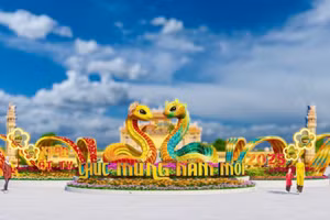 Tạo hình cặp linh vật rắn dự kiến đặt tại quảng trường Bia Quốc Học, quận Thuận Hóa, Thành phố Huế dịp Tết Nguyên đán Ất Tỵ 2025. (Ảnh: TH).