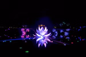 Sắp đặt ánh sáng kỳ ảo trong Lễ hội Ánh sáng tại Thái Bình Lâu và vườn Thiệu Phương (Đại Nội Huế). (Ảnh: BTC)