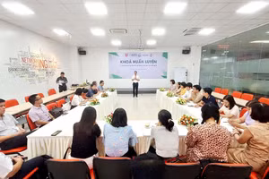 Khóa huấn luyện thực thi thương mại hóa sản phẩm khoa học và công nghệ cho các nhà khoa học, giảng viên tại Đại học Huế. (Ảnh: Đại Dương)