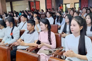 Các thí sinh về dự Kỳ thi Kỳ thi Đánh giá năng lực các môn năng khiếu khối M và N đợt 2 năm 2026.