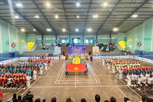 Giải bóng chuyền sinh viên Huế năm 2025 quy tụ 20 đội thi nam, nữ đến từ các trường đại học, cao đẳng và khoa trực thuộc Đại học Huế.