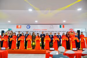 Lễ khánh thành Tòa nhà ODA Ý - công trình khám chữa bệnh kỹ thuật cao tại Bệnh viện Trường Đại học Y Dược Huế.