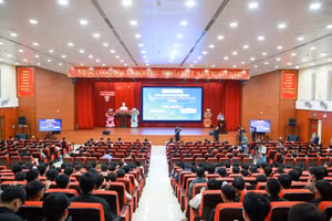 Hội thảo khoa học quốc gia quy tụ hơn 500 đại biểu là các nhà khoa học, giảng viên, sinh viên và doanh nghiệp tham dự.