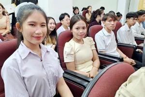 Lưu học sinh Lào tại Huế dự hội nghị tổng kết năm học 2024-2025, triển khai nhiệm vụ năm học 2025-2026.