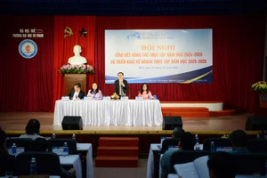 Hội nghị tổng kết thực tập năm học 2024 - 2025 và triển khai kế hoạch thực tập năm học 2025 - 2026 tại Trường ĐH Sư phạm Huế.