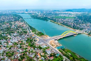 Cầu Nguyễn Hoàng qua sông Hương, TP Huế với tổng vốn đầu tư hơn 2.200 tỷ đồng vừa mới khánh thành tháng 3/2025.