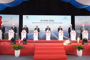 Khởi công 2 dự án chế biến vật liệu cao cấp từ cát hơn 4.000 tỷ đồng tại Khu Công nghiệp Phong Điền, TP Huế. 