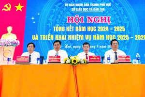 Hội nghị tổng kết năm học cũ và triển khai nhiệm vụ năm học mới ngành giáo dục TP Huế.