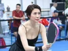 Tình tin đồn của Công Vinh gây sốt với trang phục 'hở' bạo trên sân pickleball 