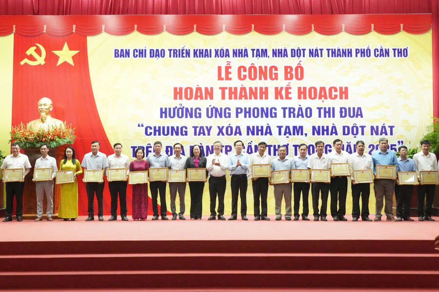 Lễ Công bố hoàn thành kế hoạch hưởng ứng Phong trào thi đua "Chung tay xóa nhà tạm, nhà dột nát" trên địa bàn TP Cần Thơ vừa được tổ chức vào tháng 4/2025. nha-dot-nat-9.jpg