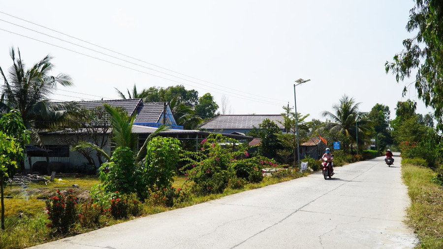 Con đường nông thôn mới tại Giang Thành. (Ảnh: Yến Phương)