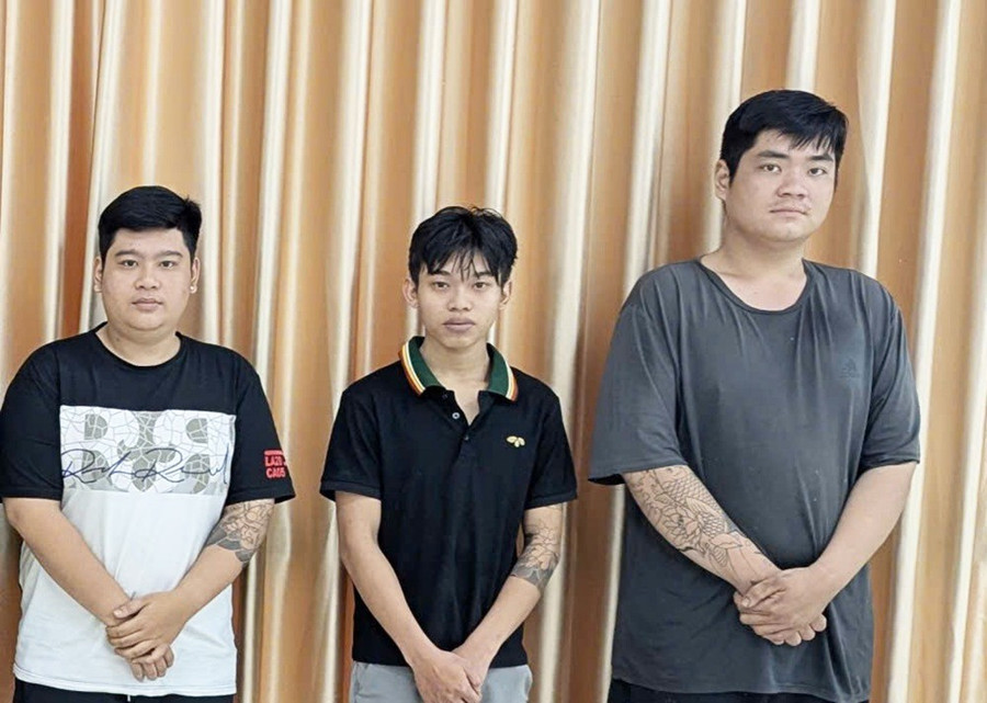 Các đối tượng Phương, Nhật, Điền (từ trái qua). Ảnh: Nghiêm Túc. gia-danh-cong-an.jpg