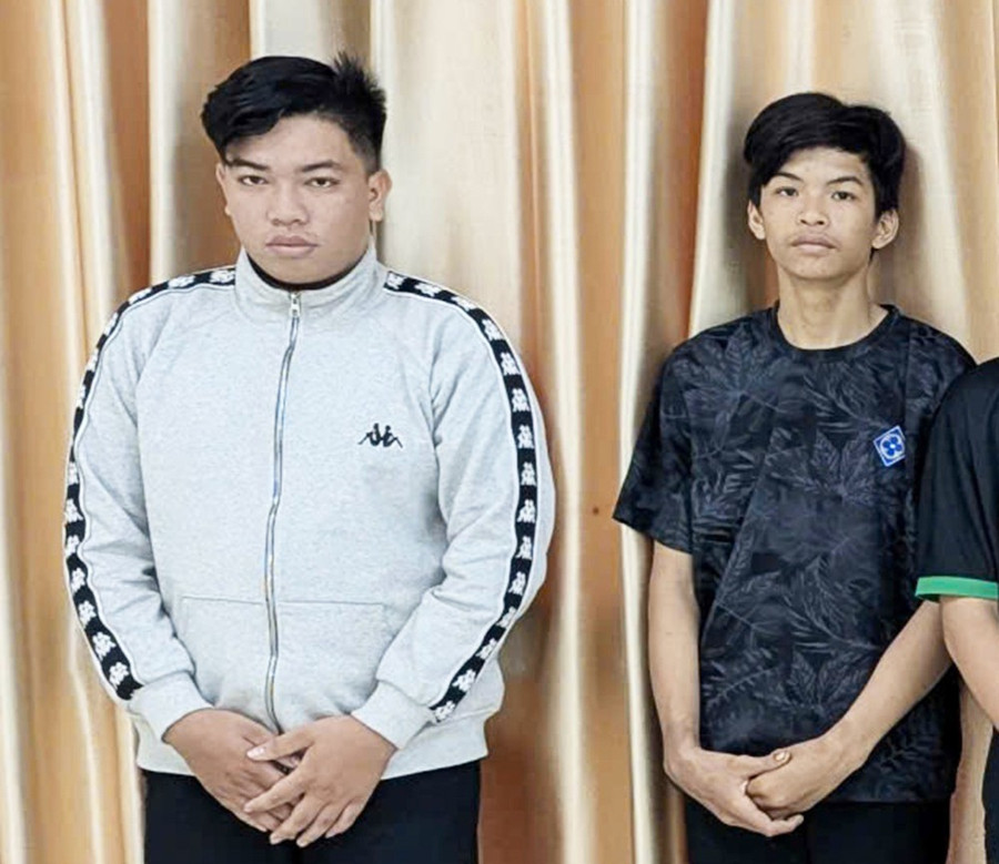 Các đối tượng Sơn, Thiên (từ trái qua). Ảnh: Nghiêm Túc. gia-danh-cong-an-0.jpg