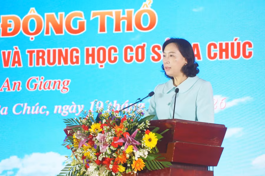 Bà Nguyễn Thị Minh Thúy, Phó Chủ tịch UBND tỉnh An Giang, phát biểu tại buổi lễ. Ảnh: Yến Phương.