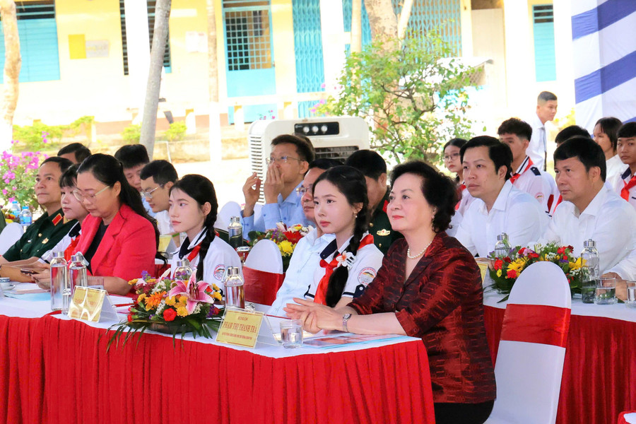 Phó Thủ tướng Phạm Thị Thanh Trà dự lễ khởi công trường nội trú tại vùng biên An Giang. Ảnh: Yến Phương.