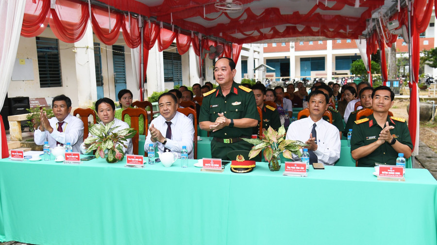 80nam-giao-duc-3.jpg