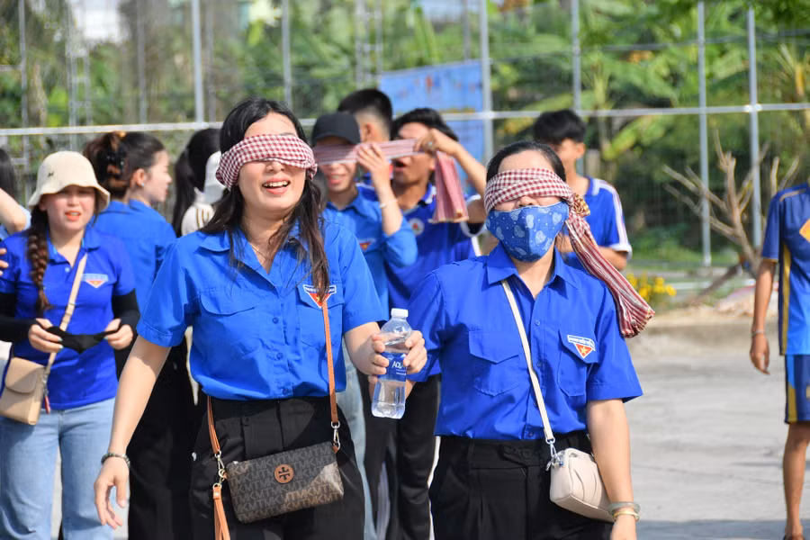 Các hoạt động diễn ra trong không khí vui tươi, sôi nổi.