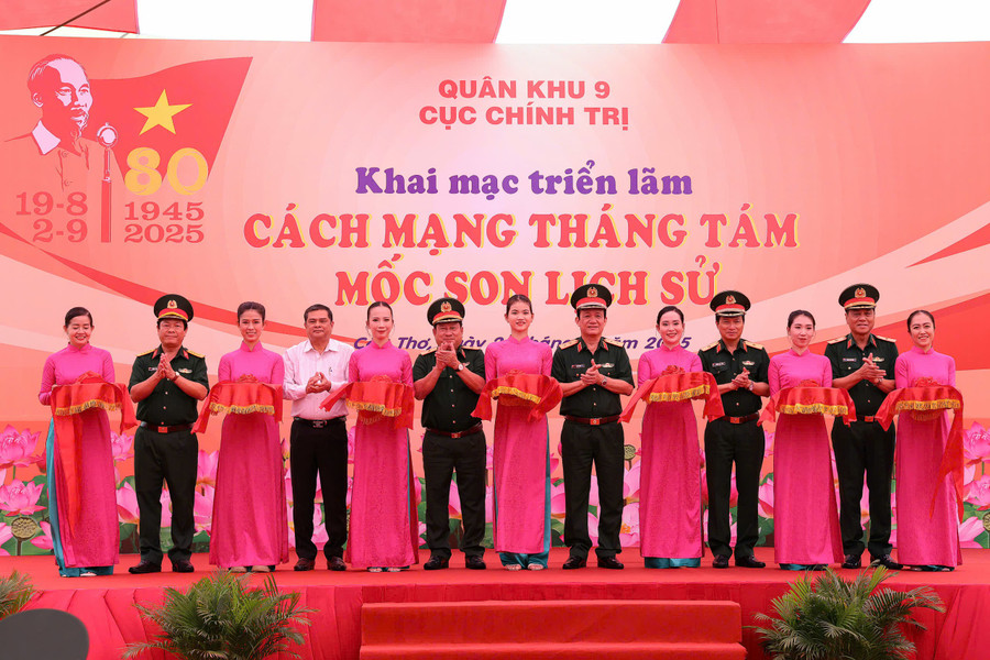 trien-lam-1.jpg