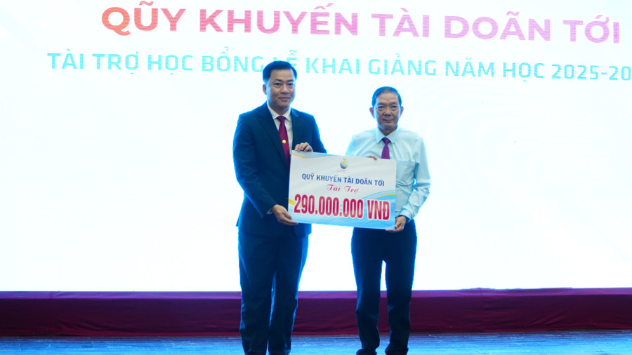 khai-giang-agu6.jpg