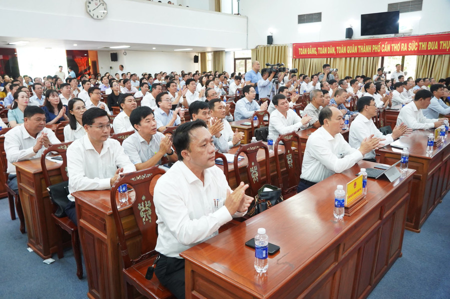Cử tri là cán bộ chủ chốt của 103 xã, phường trực thuộc TP Cần Thơ. txct-thu-tuong-1.jpg