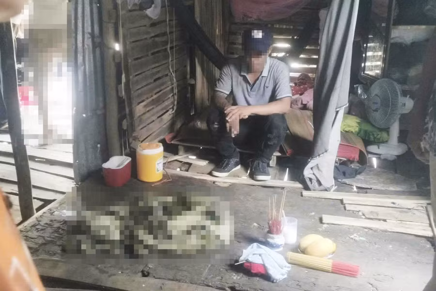 Thi thể bé trai 4 tháng tuổi rơi xuống kênh xáng Xẻo Rô (An Giang) đã được tìm thấy. 