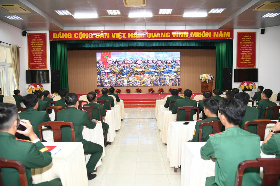 Quang cảnh buổi sinh hoạt. (Ảnh: Phương Vũ) dieu-binh-3.jpg
