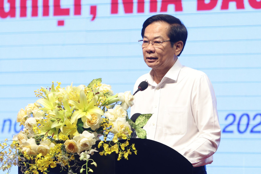 Ông Đỗ Thanh Bình, Bí thư Thành ủy Cần Thơ, phát biểu tại buổi họp mặt. (Ảnh: Trung Phạm). bi-thu-4.jpg
